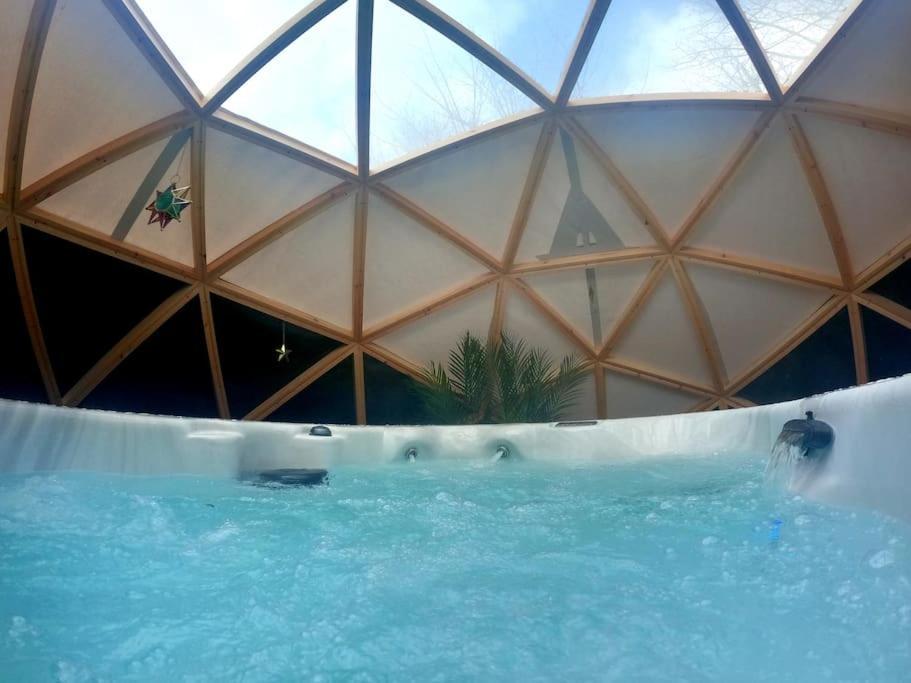 Romance - Stargazing - Hot Tub & Sauna! * Camborne