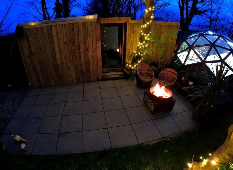 Romance - Stargazing - Hot Tub & Sauna! * Camborne