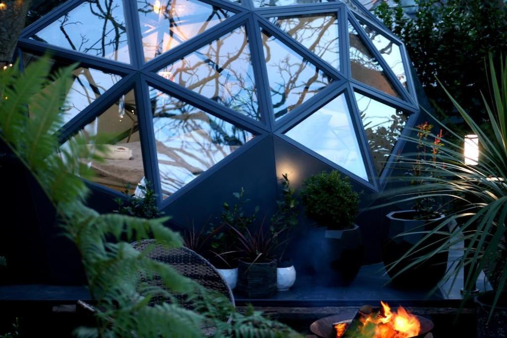 Romance - Stargazing - Hot Tub & Sauna! Camborne