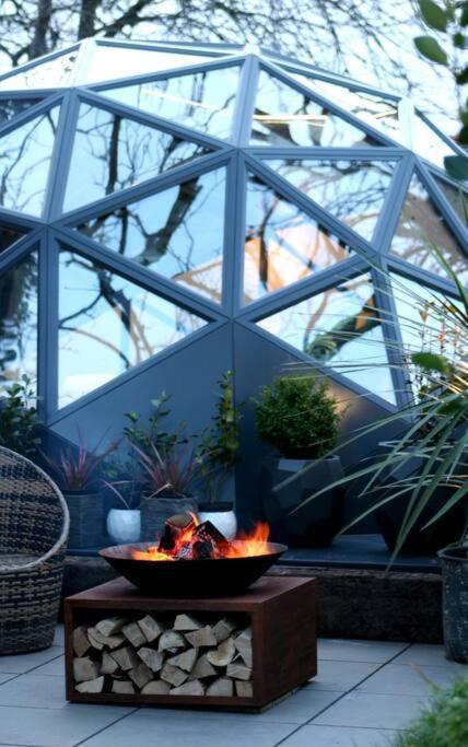 Romance - Stargazing - Hot Tub & Sauna!