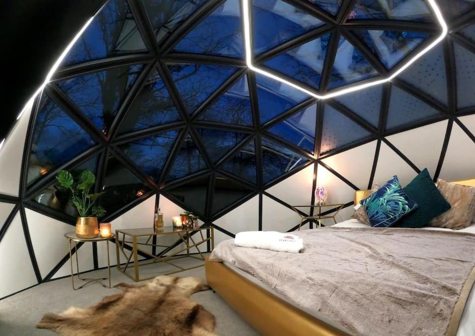 Romance - Stargazing - Hot Tub & Sauna! Holiday home
