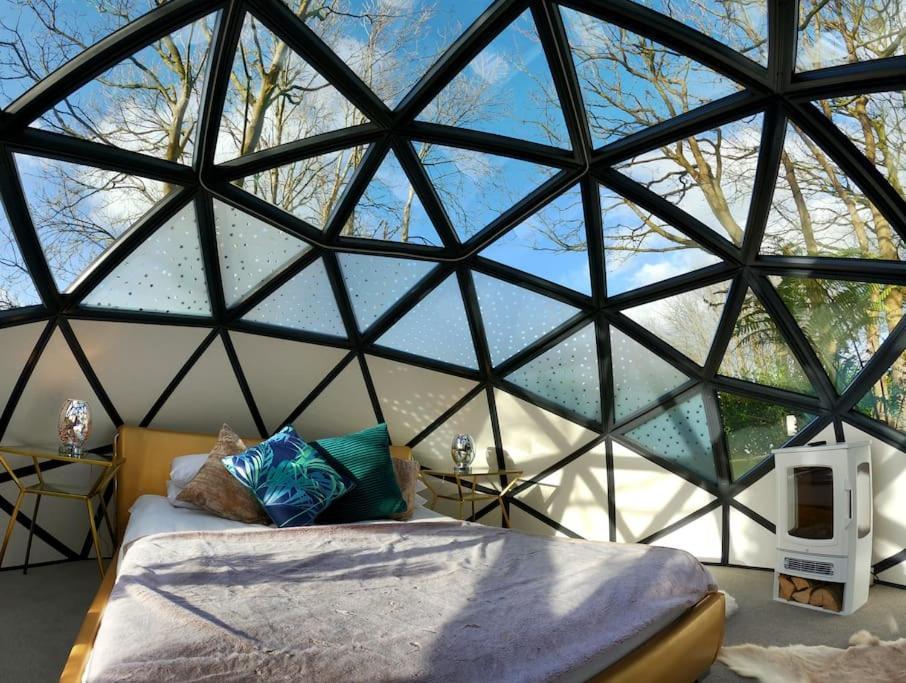 Holiday home Romance - Stargazing - Hot Tub & Sauna! Camborne