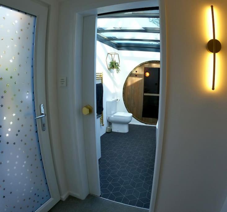 Romance - Stargazing - Hot Tub & Sauna! Сasa de vacaciones *
